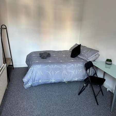 Tiye Estates Short Stay Stoke-on-Trent Eksteriør billede