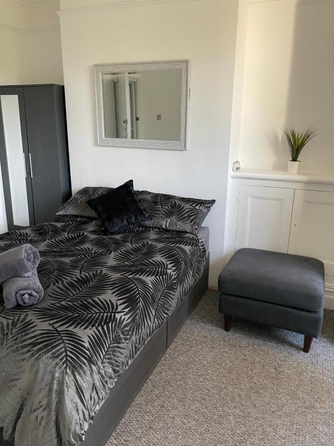 Tiye Estates Short Stay Stoke-on-Trent Eksteriør billede